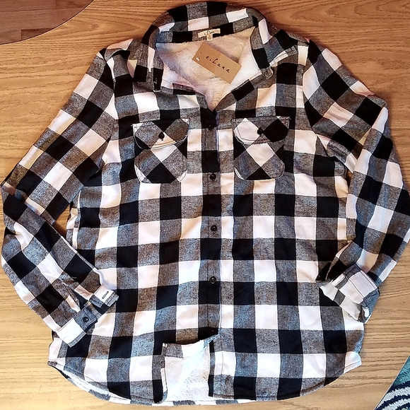 NWT Sherpa-Lined Flannel - Picture 6 of 6